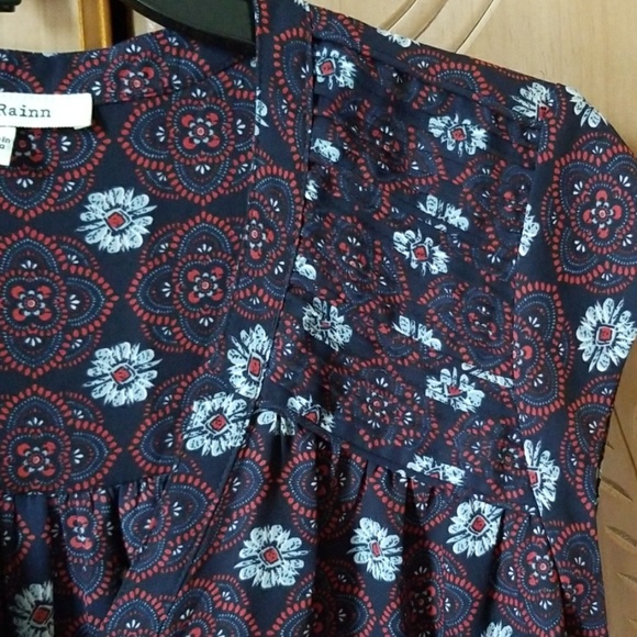 Black Rainn Sleeveless blouse - Picture 3 of 4